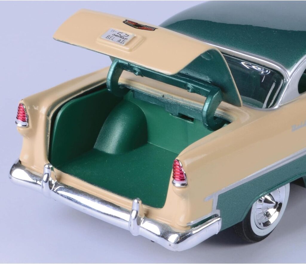 1955 Chevy Bel Air, Green - Motormax 73229 - 1/24 scale Diecast Model Toy Car for unisex-children