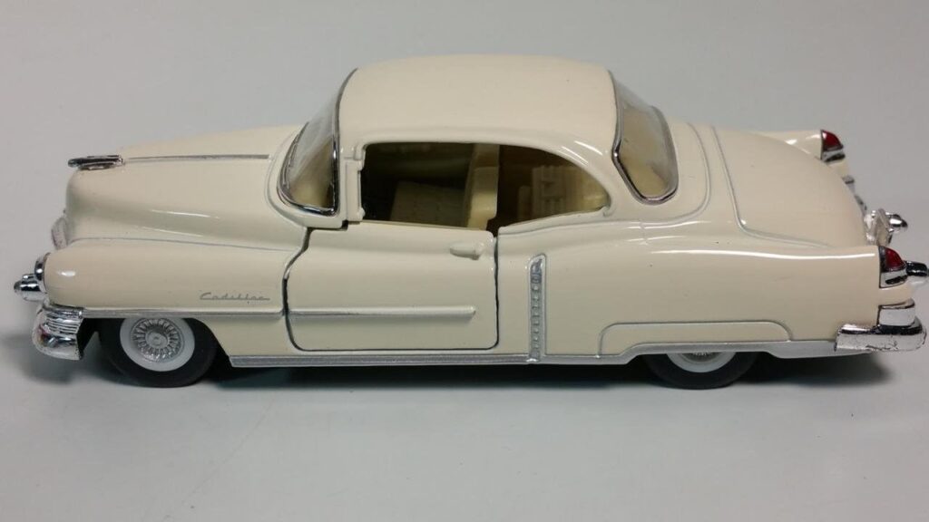 Kinsmart 1953 Cadillac Series 62 Eggshell White 2 Door Coupe 1/43 O Scale Diecast Car for unisex