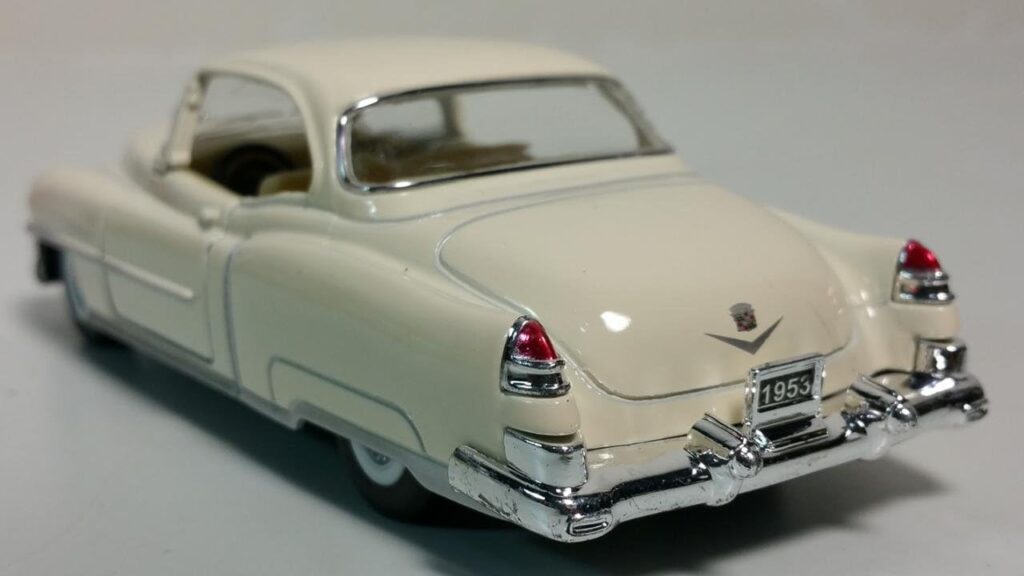 Kinsmart 1953 Cadillac Series 62 Eggshell White 2 Door Coupe 1/43 O Scale Diecast Car for unisex