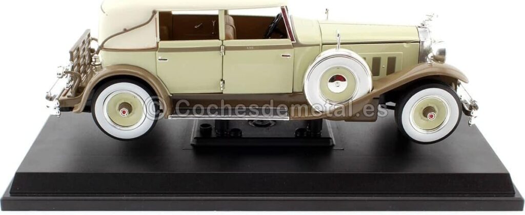 1930 Packard Brewster Tan and Coffee Brown 1/18 Diecast Model Car by Signature Models 18103
